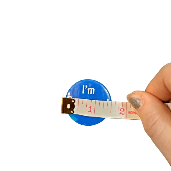 Vintage Hot Topic Button Pin "Im Concerned" Small Blue Button - Picture 8 of 8